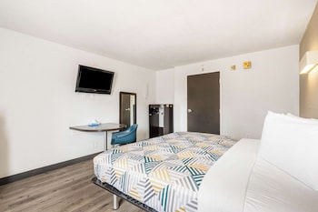 Standard Room, 1 King Bed, Non Smoking