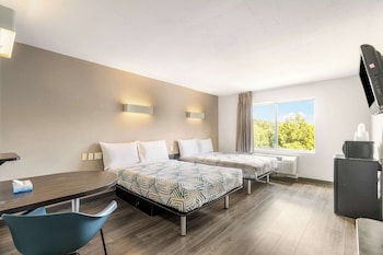 Standard Room, 2 Double Beds, Smoking