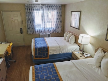 Room, 2 Queen Beds, Non Smoking
