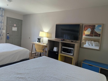 Room, 2 Queen Beds, Non Smoking
