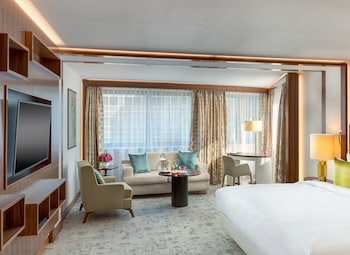 Corvinus Fashion Street View Twin Room