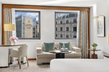 Corvinus Fashion Street View Twin Room