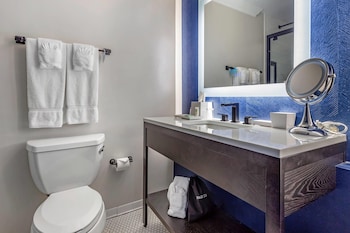 Room, 2 Queen Beds, Non Smoking