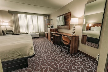 1 King Bed, Non-Smoking