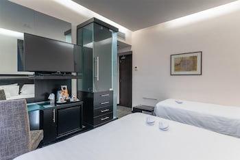 Comfort Room, Multiple Beds