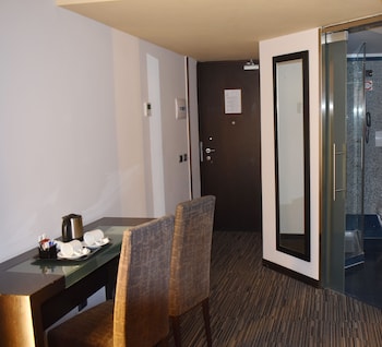 Deluxe Room, 1 King Bed