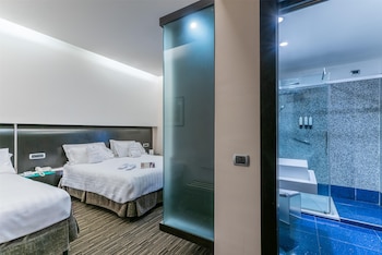 Comfort Room, Multiple Beds