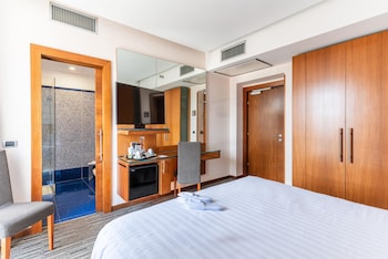 Superior Room, 1 King Bed