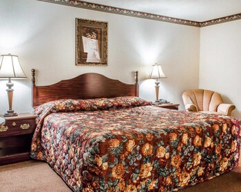 Standard Room, 1 King Bed, Smoking