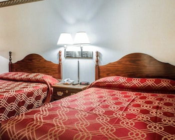 Standard Room, 2 Double Beds, Non Smoking