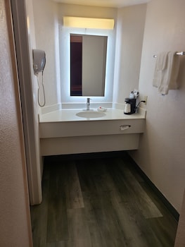 Deluxe Room, 1 King Bed