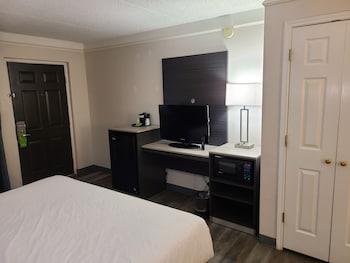 Deluxe Room, 1 King Bed