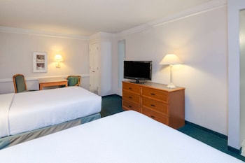 Room, 2 Double Beds, Accessible, Non Smoking (Mobility Accessible)