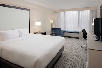 Room, 1 King Bed, Corner