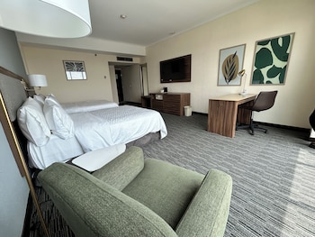 Premium Room, 2 Queen Beds (Bath Shower Combination)