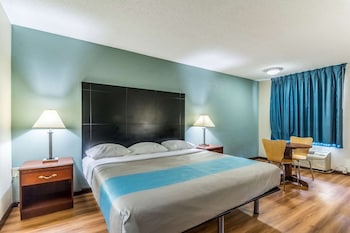 Standard Room, 1 King Bed, Smoking