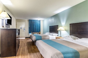 Deluxe Room, 2 Queen Beds, Smoking, Refrigerator & Microwave