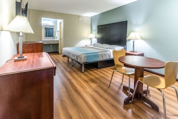 Standard Room, 1 King Bed, Smoking