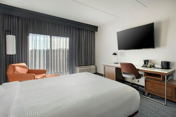 Room, 2 Queen Beds (Mobility/Hearing Access, Roll-in Shwr)