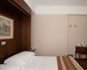 Classic Room, 1 Queen Bed