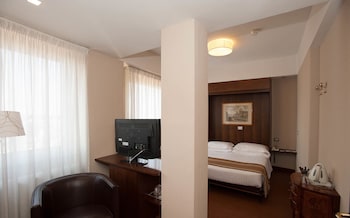 Classic Room, 1 Queen Bed
