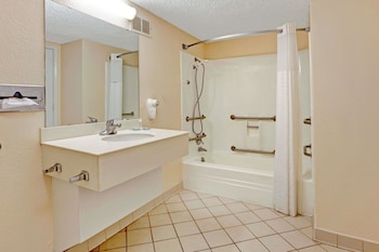 Room, 1 King Bed, Accessible (Mobility, Bathtub w/Grab Bars)