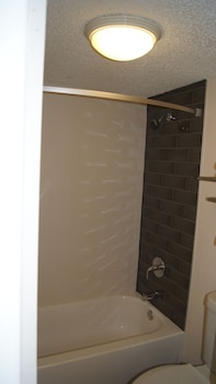 Double Room, Smoking