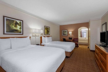Room, 2 Double Beds, Accessible, Non Smoking (Mobility/Hearing/Tub w/Grab Bars)