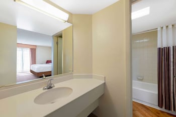 Deluxe Room, 2 Double Beds