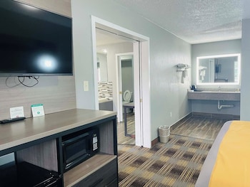 Deluxe Suite, 1 King Bed, Non Smoking