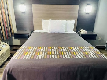 Suite, 1 Queen Bed, Non Smoking, Kitchenette