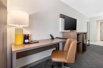 Standard Room, 2 Queen Beds, Non Smoking (Pet-Friendly)