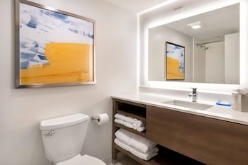 Standard Room, 2 Queen Beds, Non Smoking (Pet-Friendly)