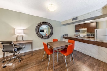 Suite, Multiple Beds, Non Smoking, Kitchen (Full Kitchen)
