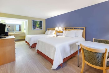 Room, 2 Queen Beds, Non Smoking