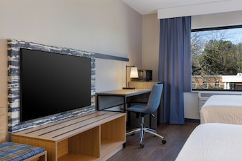 Standard Room, 2 Queen Beds, Non Smoking