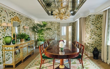 Suite (Royal)