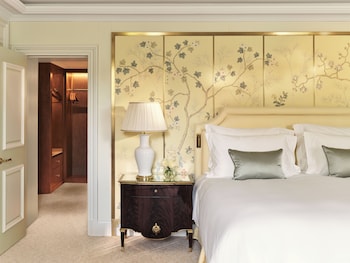Suite (Dorchester)