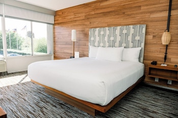 Deluxe Room, 1 King Bed