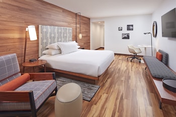 Classic Room, 1 King Bed