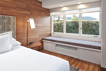 Classic Room, 1 King Bed