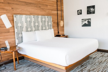 Deluxe Room, 1 King Bed