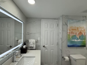 Room, 1 Queen Bed (Roslyn)