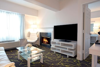 Suite, 1 King Bed (Oyster Bay)