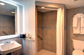 Room, 1 Queen Bed, Accessible (Mobility & Hearing, Roll-In Shower)