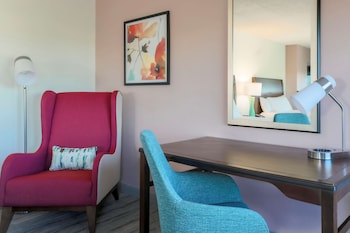 Room, 2 Queen Beds, Accessible (Mobility & Hearing, Roll-In Shower)