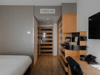 Classic Room, 1 King Bed