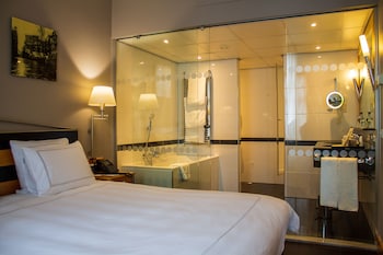 Suite, 1 King Bed, City View