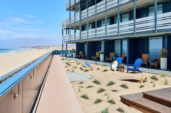 Room, 1 King Bed, Ocean View (Mobility Accessible, Roll-in Shower)