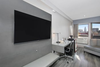 Standard Room, 1 King Bed, Non Smoking, Refrigerator
